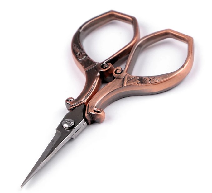 Nůžky a jiné potřeby pro háčkování