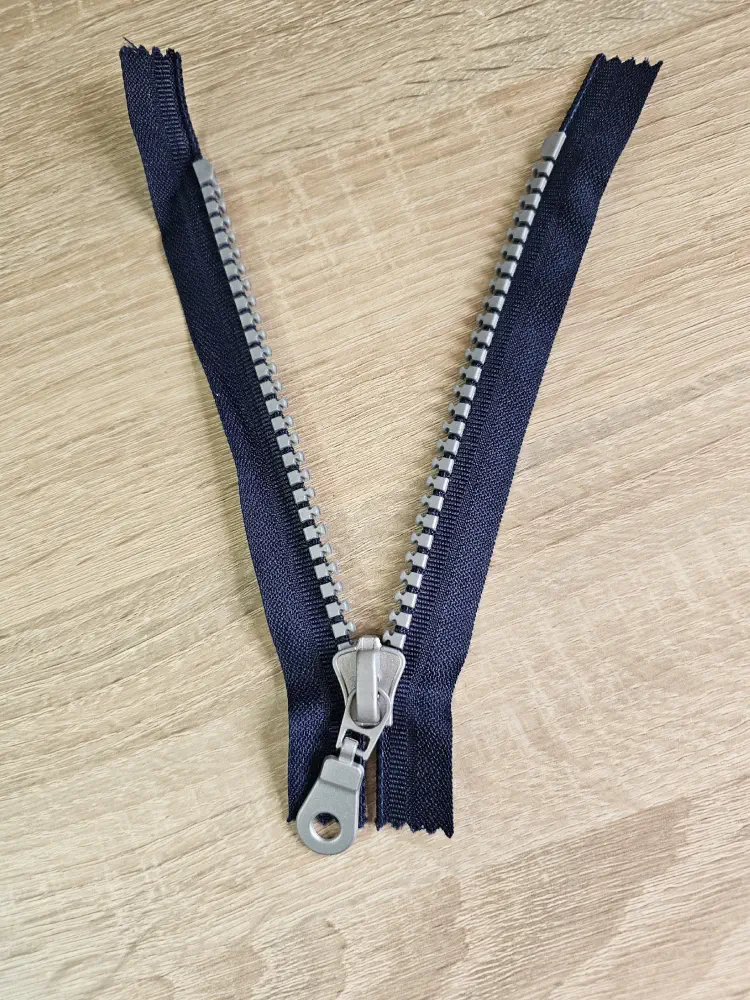 Zip kusový ozdobný