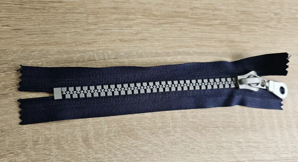 Zip kusový ozdobný