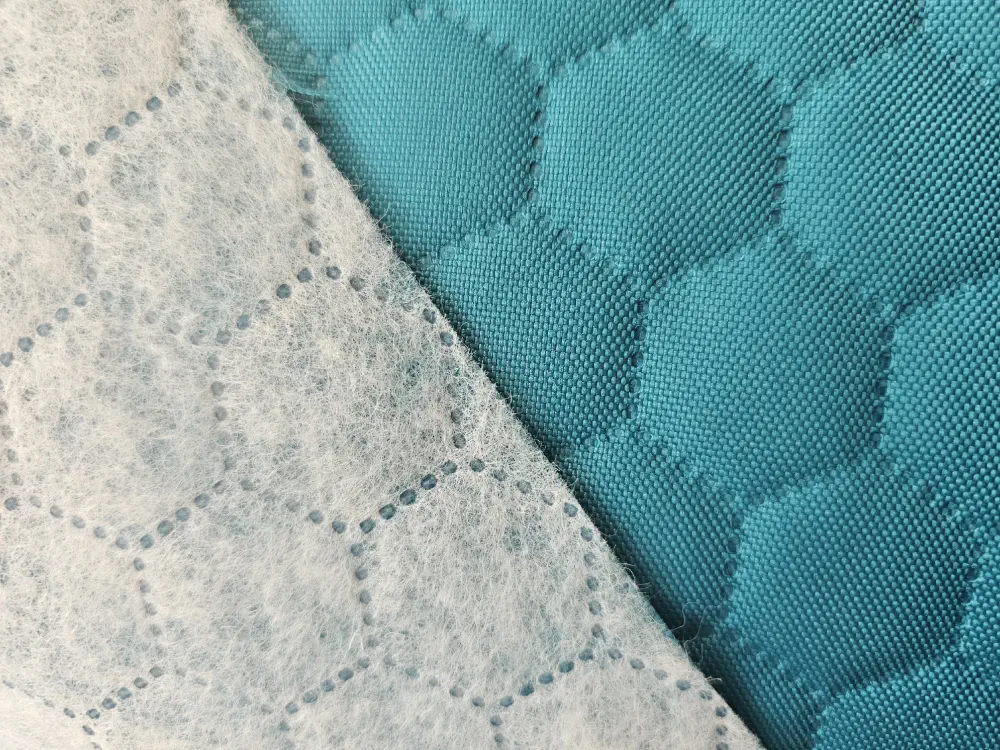 Zateplená tyrkysová kočárkovina