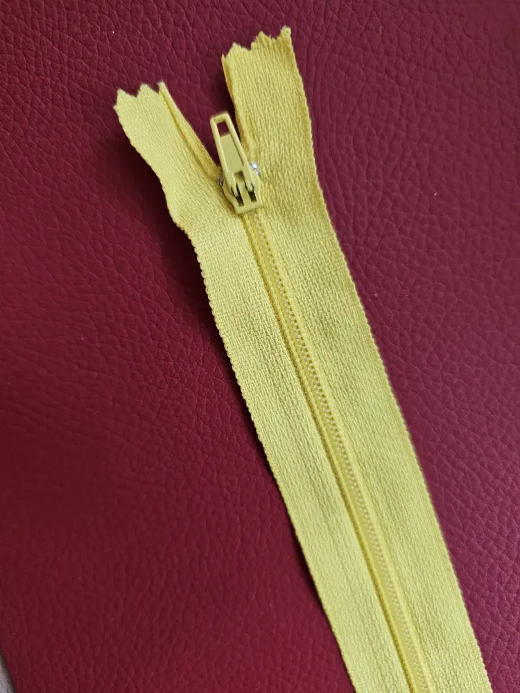 Zip spirálový 35 cm