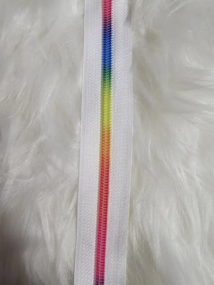 Duhový zip bílá stuha 5mm