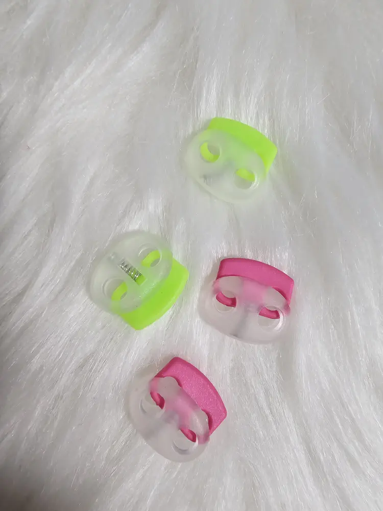 Brzdičky s dvěmi dírkami