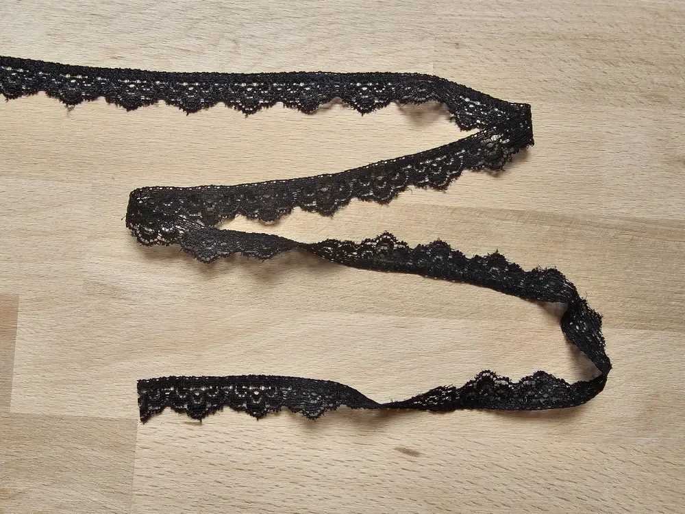 Elastická krajka černá