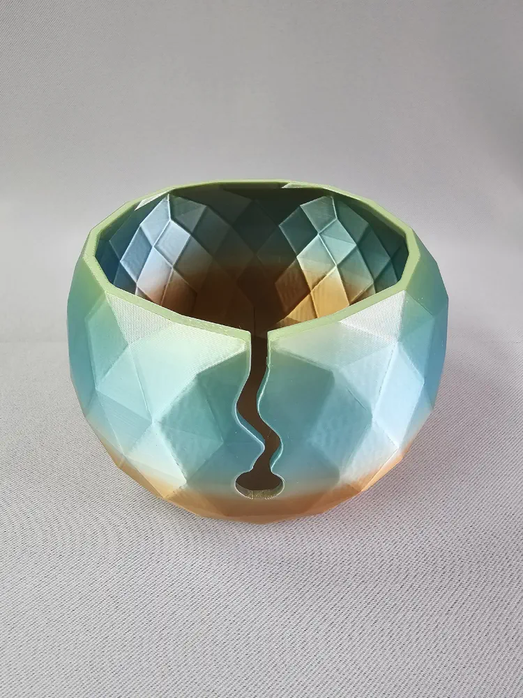 Klubíčková miska zeleno-hnědá