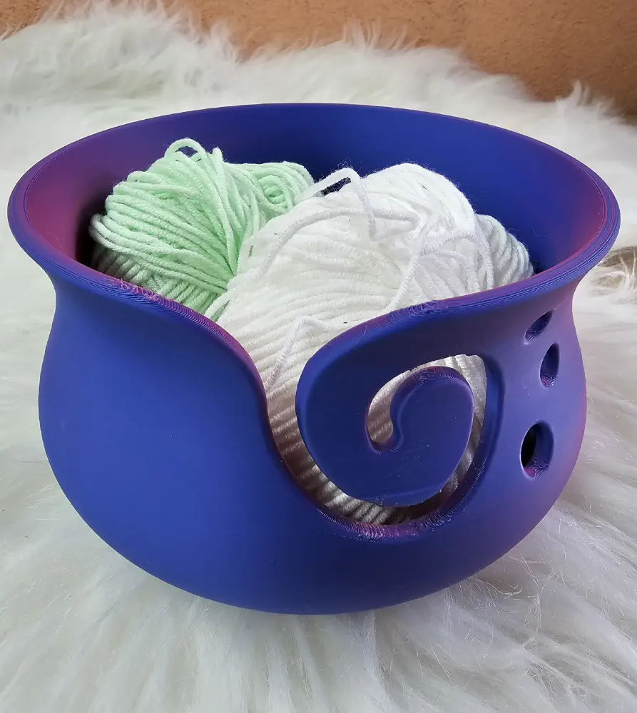 Miska na menší klubíčka – fialovo-růžové žíhání