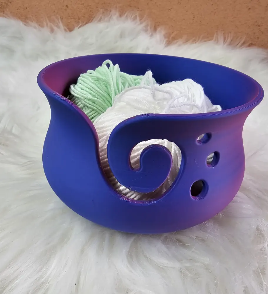 Miska na menší klubíčka – fialovo-růžové žíhání