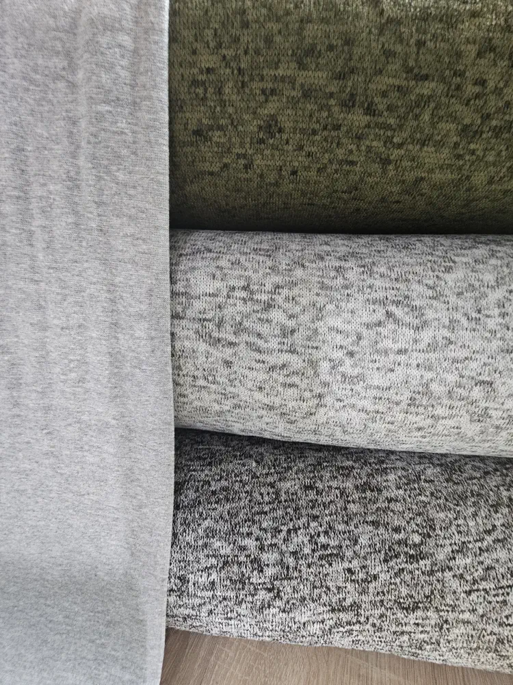 Svetrovina tmavá melanž