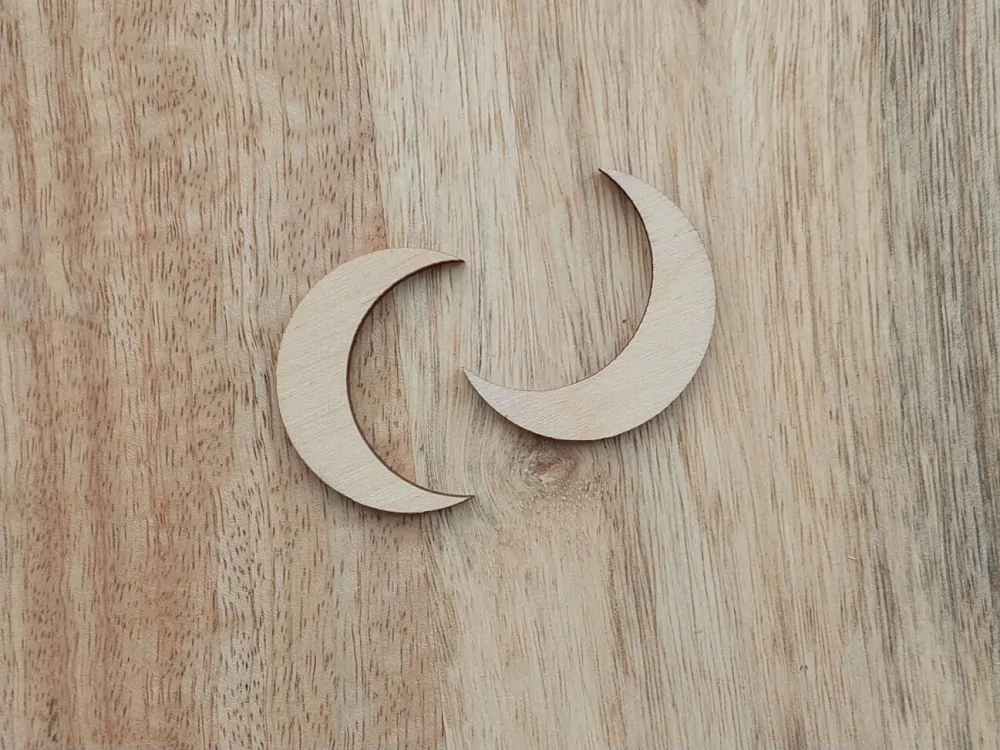 Dřevěný měsíc - 3,5 cm