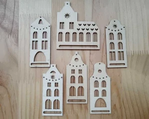 Dřevěné domečky, výška 8,5 cm