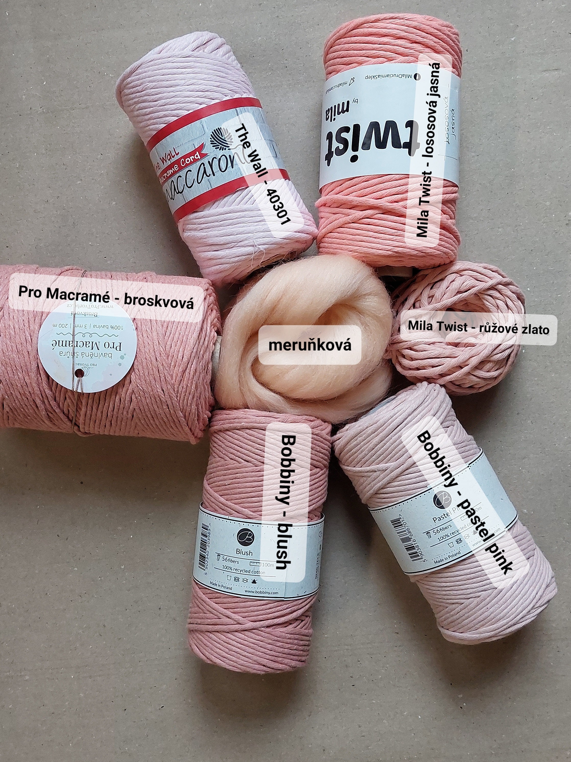 Ovčí rouno česané 20 g - meruňková