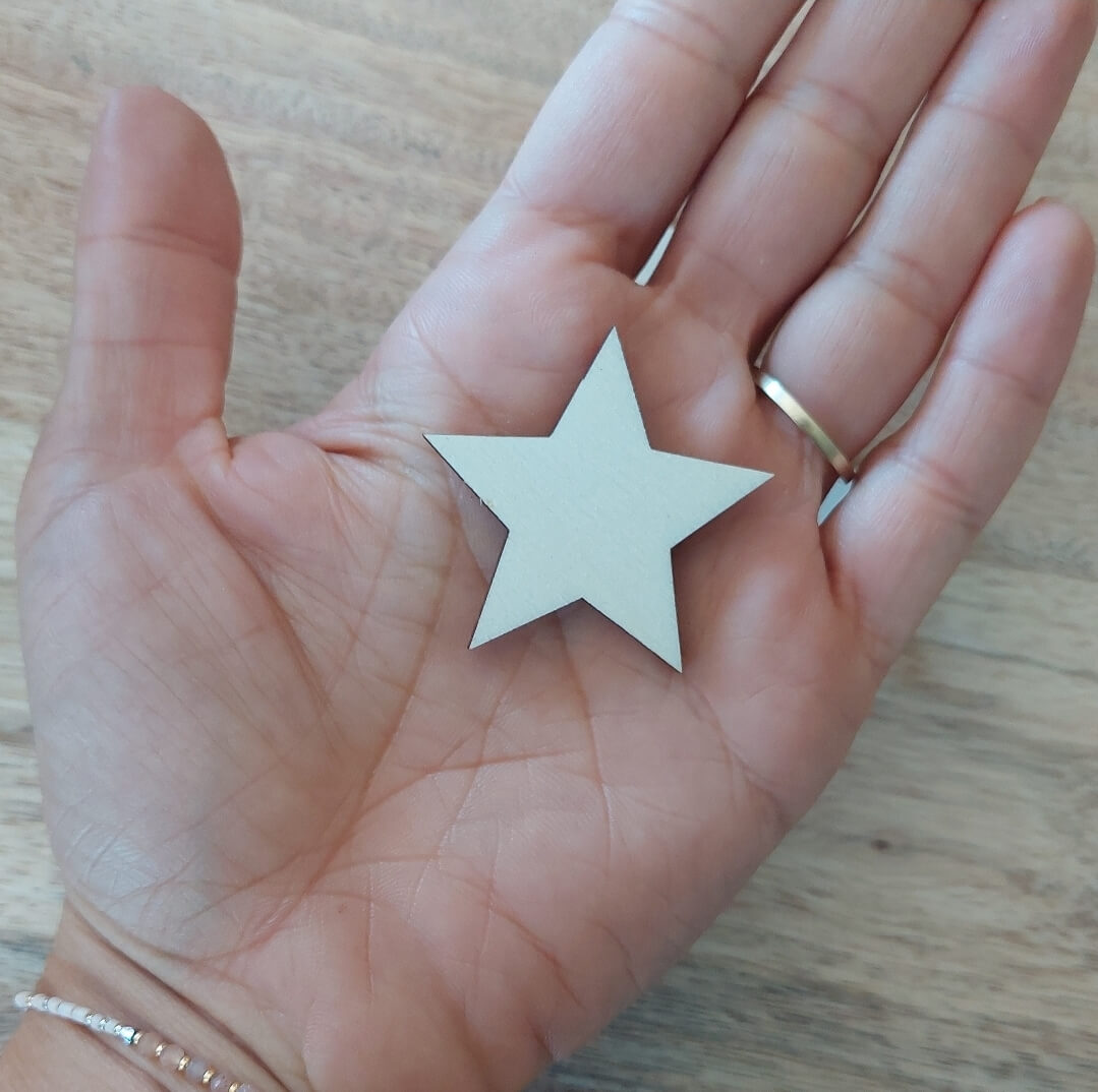 Dřevěná hvězda, výška 4 cm