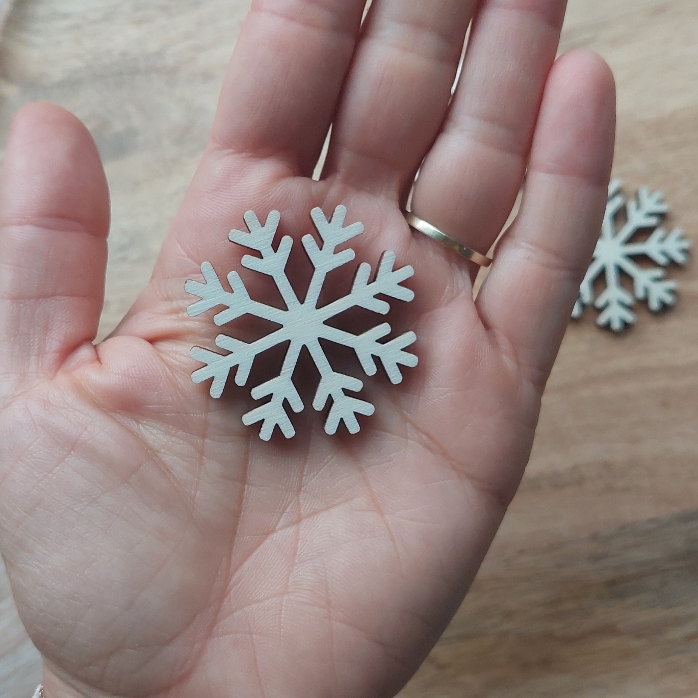 Dřevěná vločka, výška 4 cm