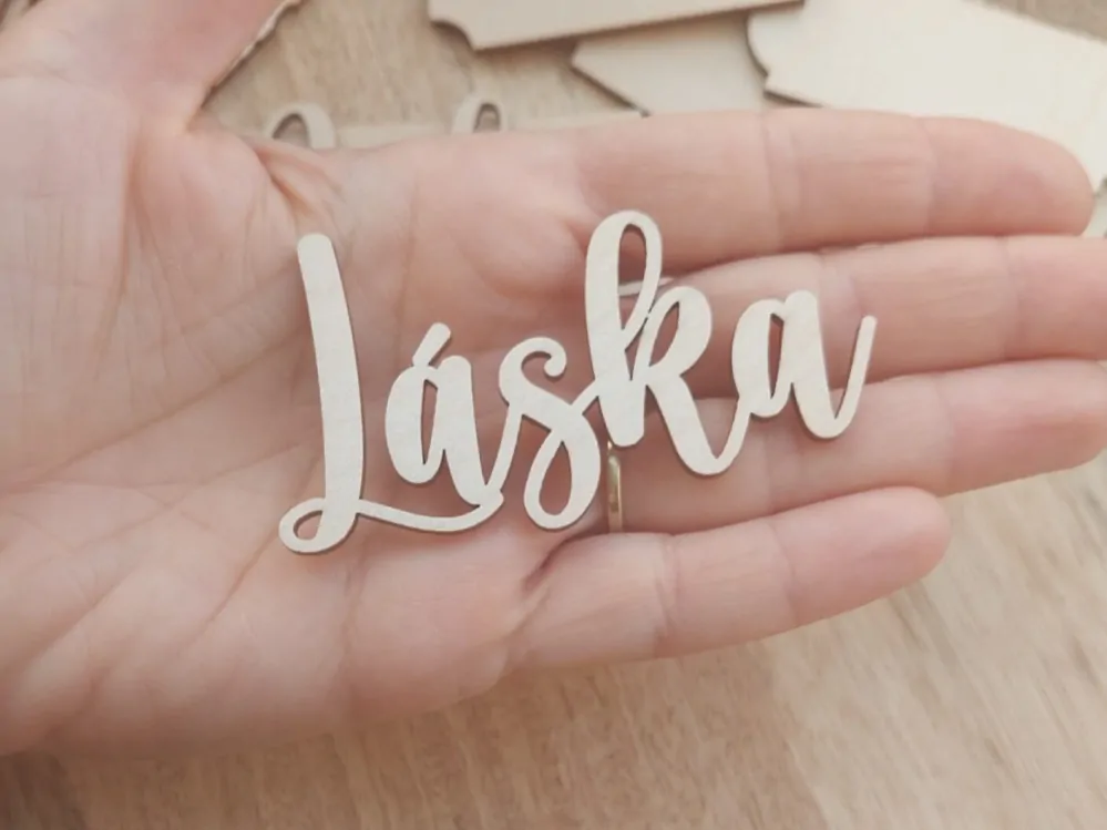 Dřevěný nápis LÁSKA - 7 cm