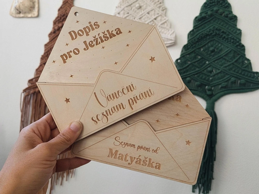 Dřevěná obálka na vánoční přání - 17 x 17 cm