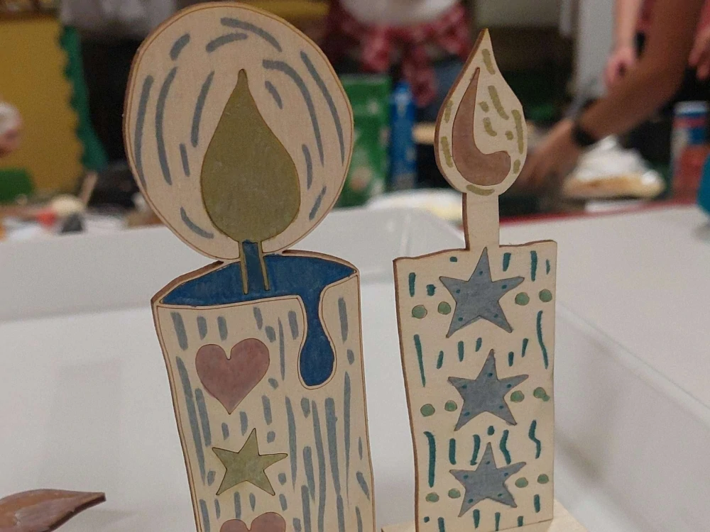 Dřevěné svíčky k vymalování