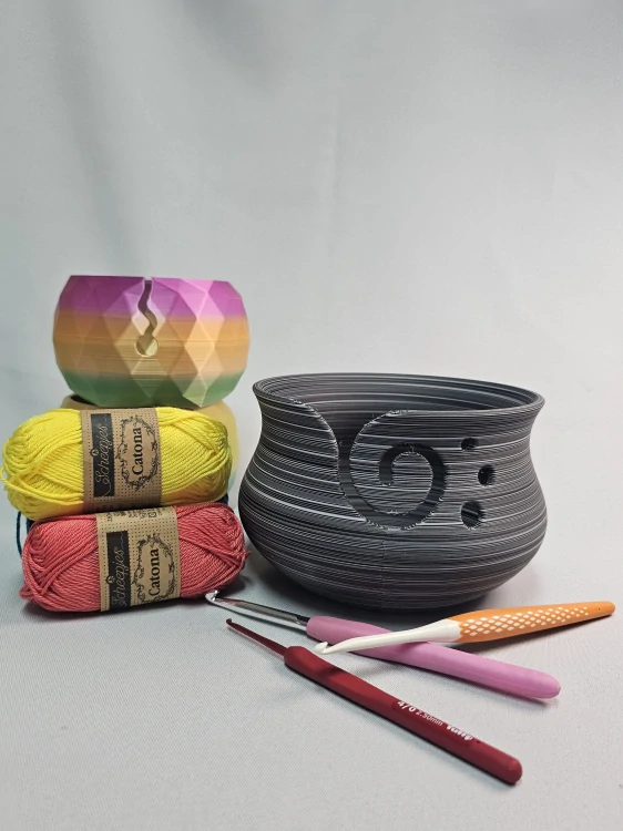 Háčkovací miska na přízi vel. M – zebrovaná černobílá