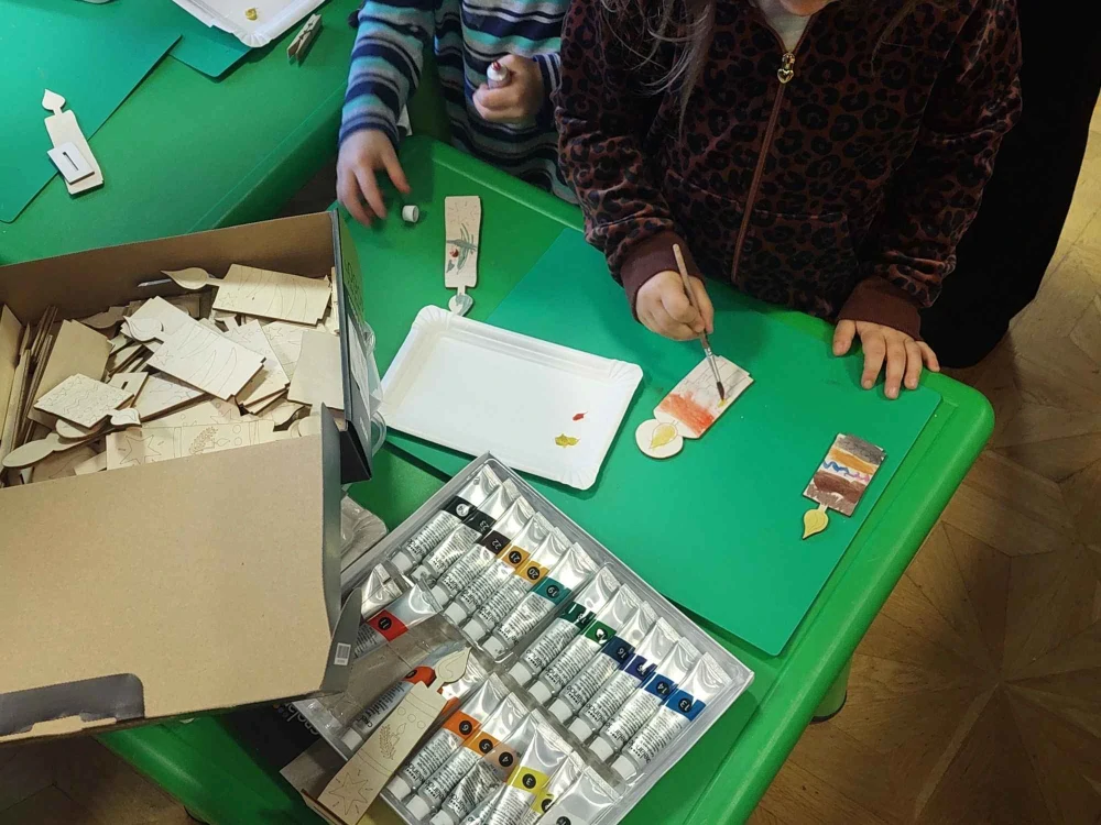 Dřevěné svíčky k vymalování