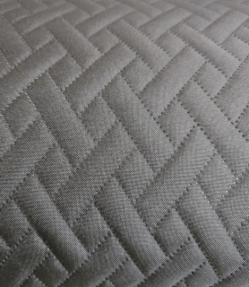 Zateplená černá kočárkovina