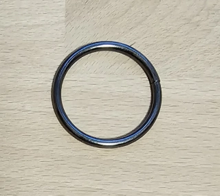 Kovový kroužek 3 cm - černý nikl