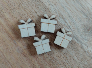 Dřevěný dárek, výška 1,8 cm