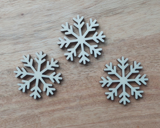 Dřevěná vločka, výška 4 cm