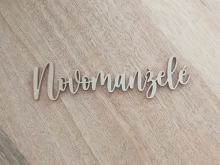 Dřevěný nápis NOVOMANŽELÉ - 9 cm