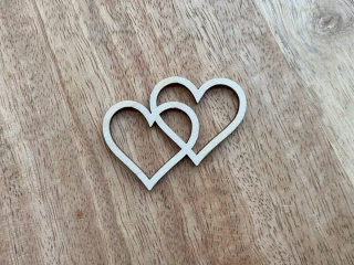 Dřevěné srdíčko spojené - 3,5 x 4,5 cm
