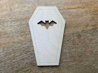 Dřevěná rakev - 10 x 6 cm