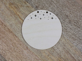 Dřevěné kolečko pod macramé Andělku - 10cm - hvězdičky