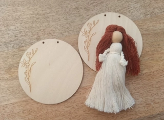 Dřevěné kolečko pod macramé Andělku - 10cm - květina